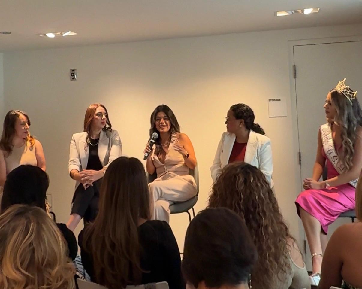 Ana Paola speaking on the Women in Peace panel